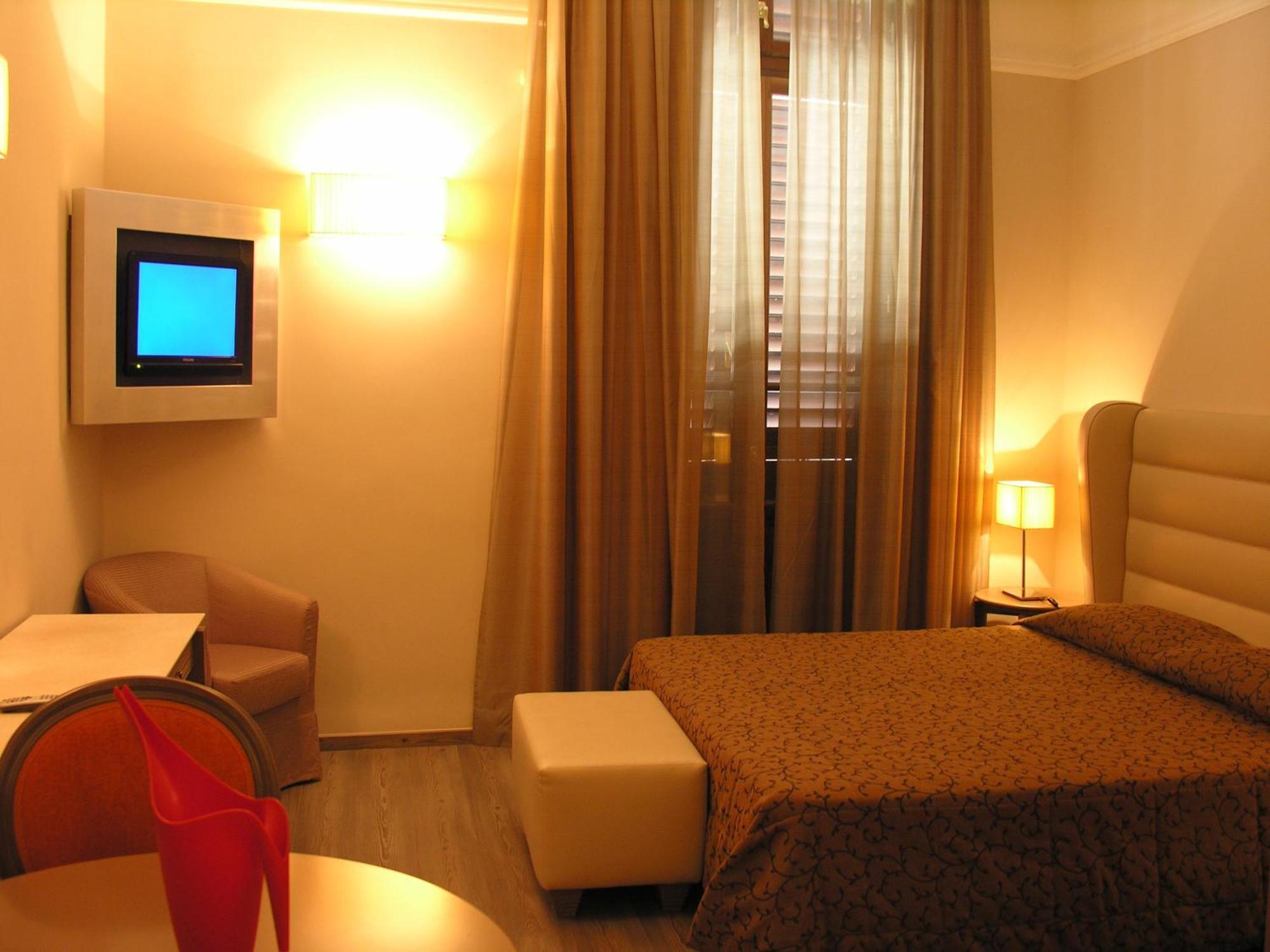 Residence La Repubblica Флоренция Екстериор снимка