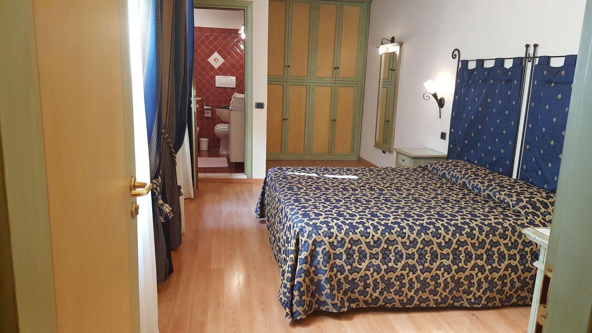 Residence La Repubblica Флоренция Екстериор снимка