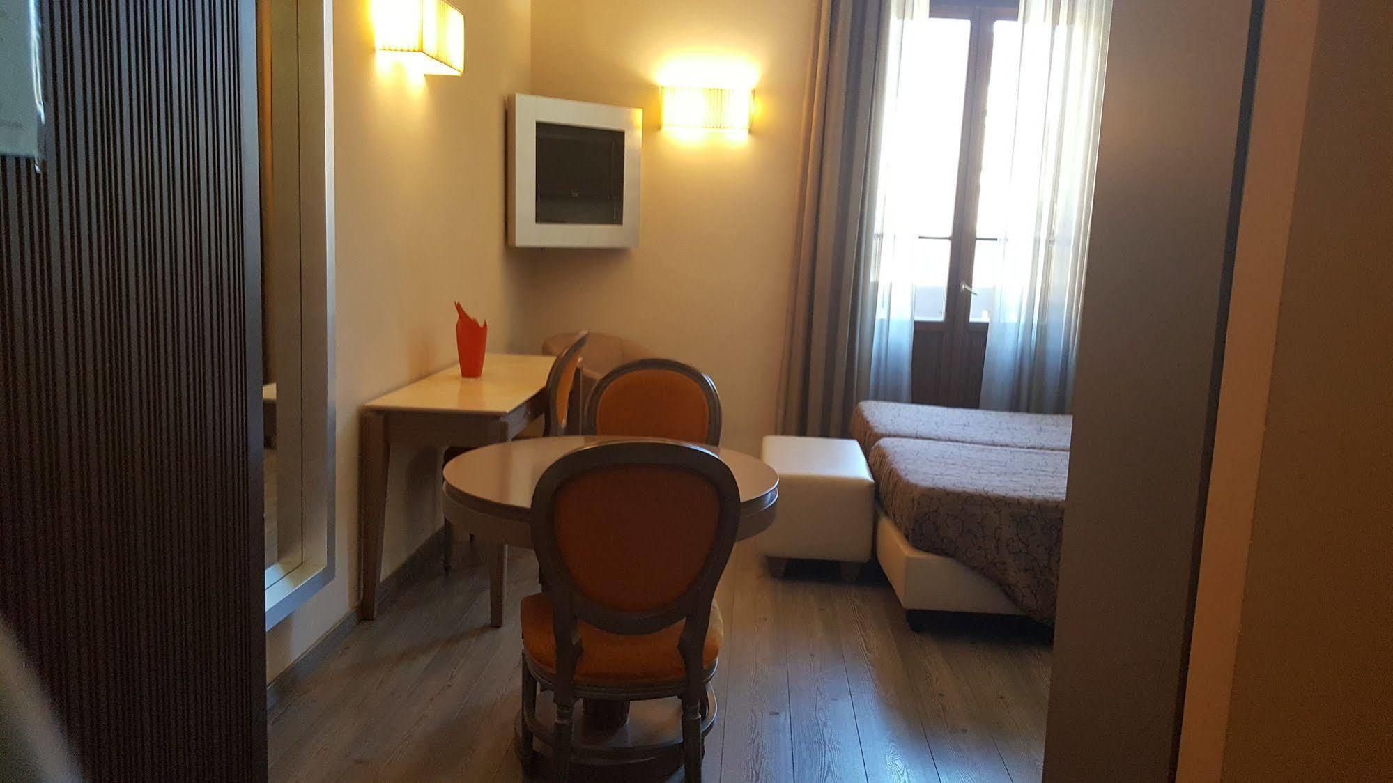 Residence La Repubblica Флоренция Екстериор снимка